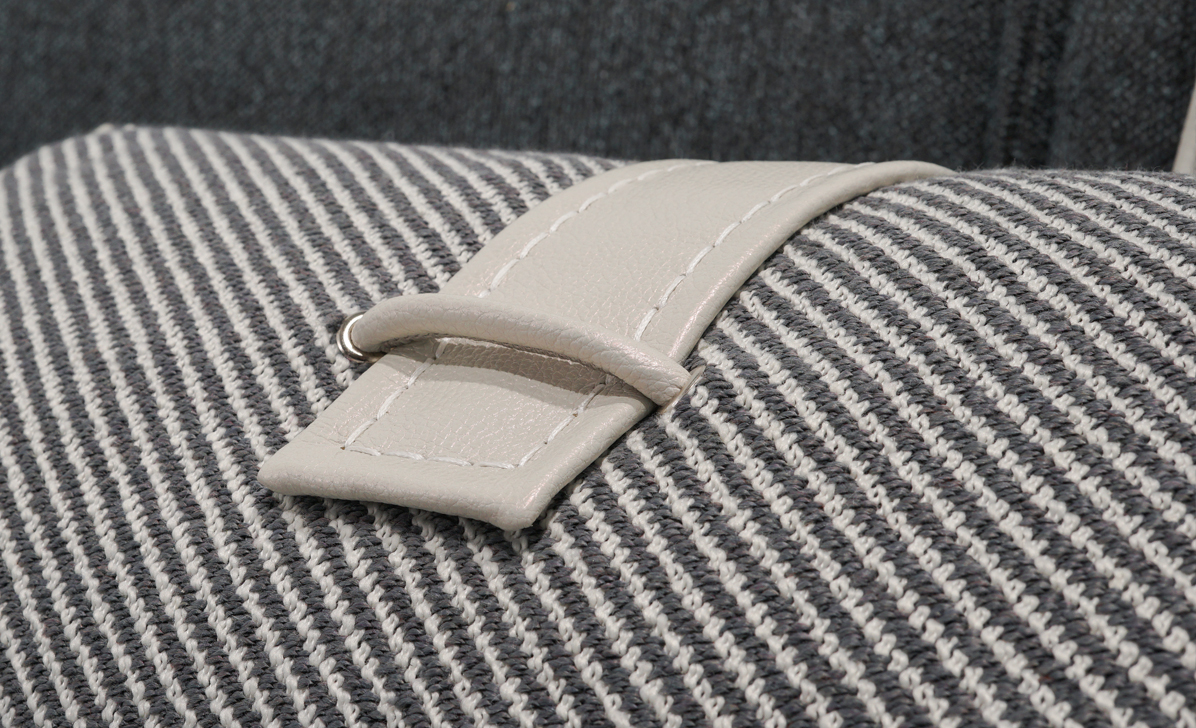 Подушка Emilia