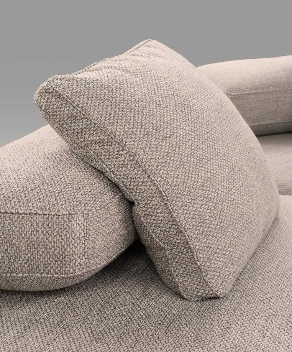 Подушка Bond 630х630